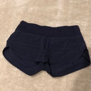Lululemon Speed up 2.5” shorts